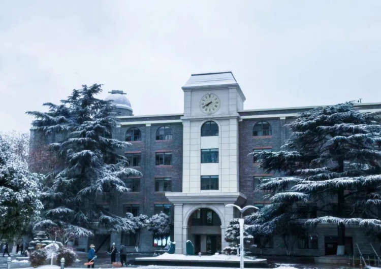 一下雪,南京一中就美成了“崇文学堂”!