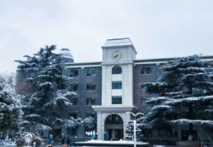 一中的我们 | 一下雪，南京一中就美成了“崇文学堂”！