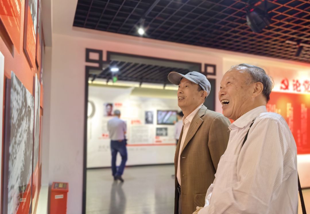 银发生辉，情系教育！市委教育工委市教育局召开情况通报会暨机关离退休干部座谈会
