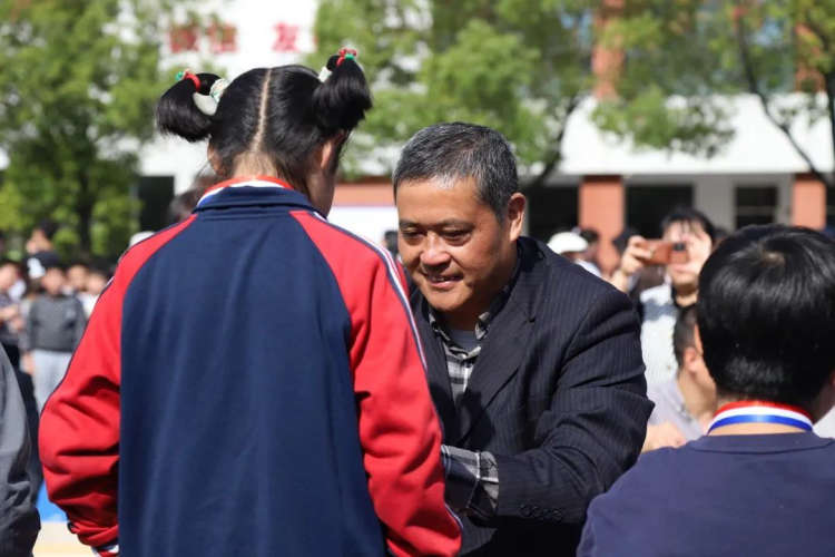 江宁特殊教育学校与希尔顿酒店2024年校企首届体育节暨区篮球协会授牌仪式