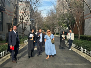 多国教育代表团到访金陵河西