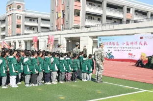 南师附中高淳学校小学部一二年级开展国防军警体验营活动