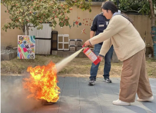 聚焦雨花 | 牢记消防知识 安全伴我成长!雨花校园安全演练实录