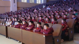 “红忆金陵·剧映初心”红色故事舞台剧首秀启幕 立贤小学以剧传史厚植少年家国情怀
