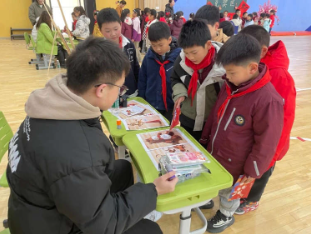 骐骥“一”跃 志在“∞”:小飞侠新春大集游园会——南京一中江北一小开展一二年级无纸笔测评活动