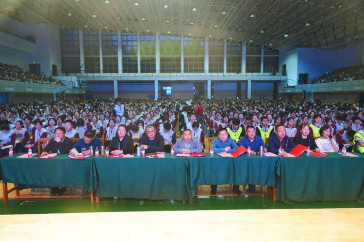 闪闪发光的他们！南京市江宁高级中学'承露青年'2025年度人物揭晓